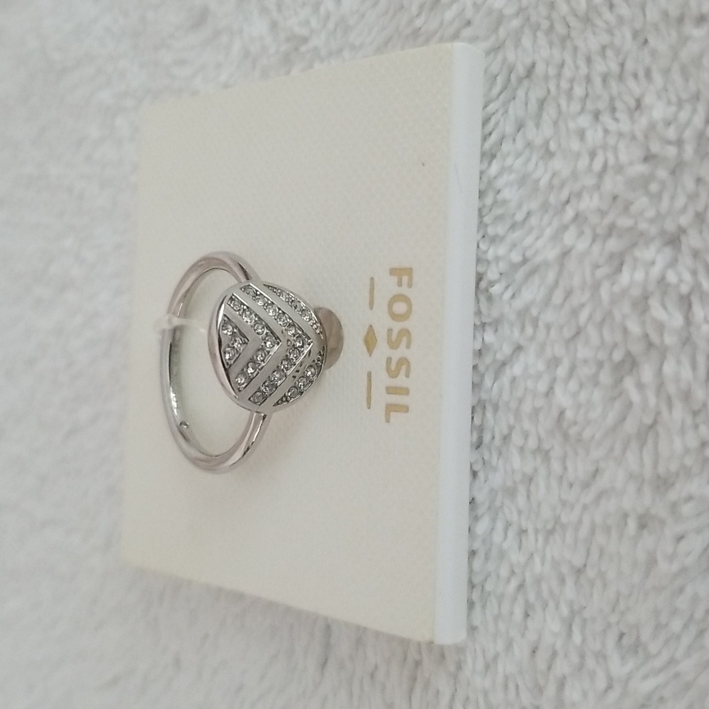 New Fossil Pave Chevron Ring